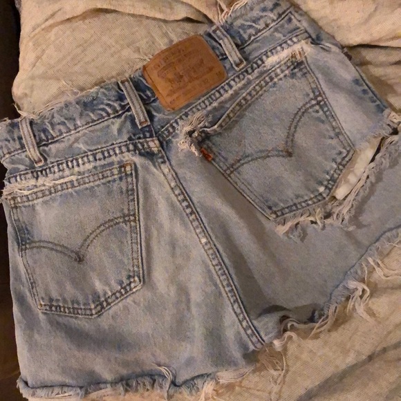 Super destroyed Levi’s urban renewal shorts - Picture 2 of 5